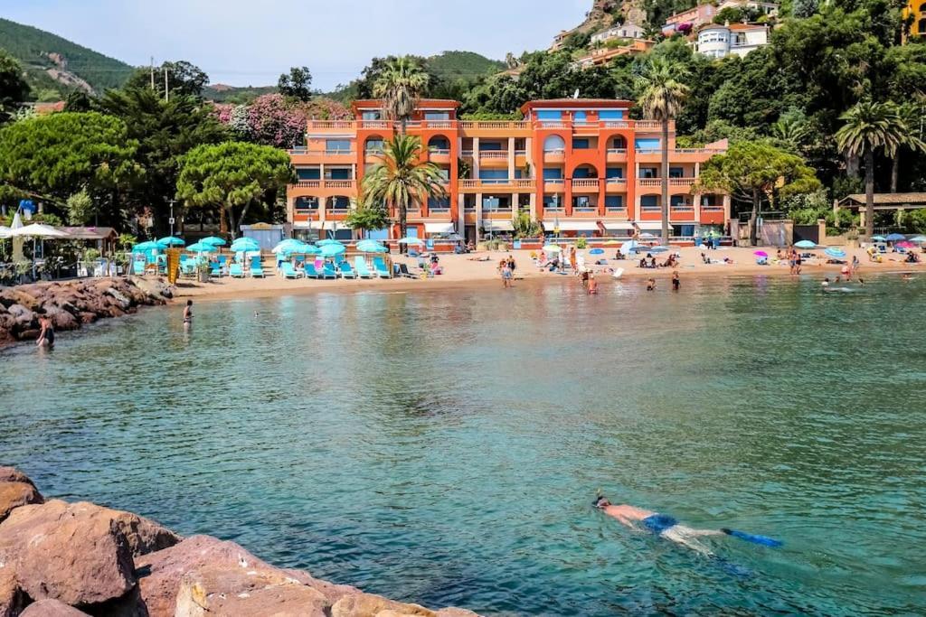 French Riviera 1 Bedroom On The Beach Facing Cannes Théoule-sur-Mer Εξωτερικό φωτογραφία