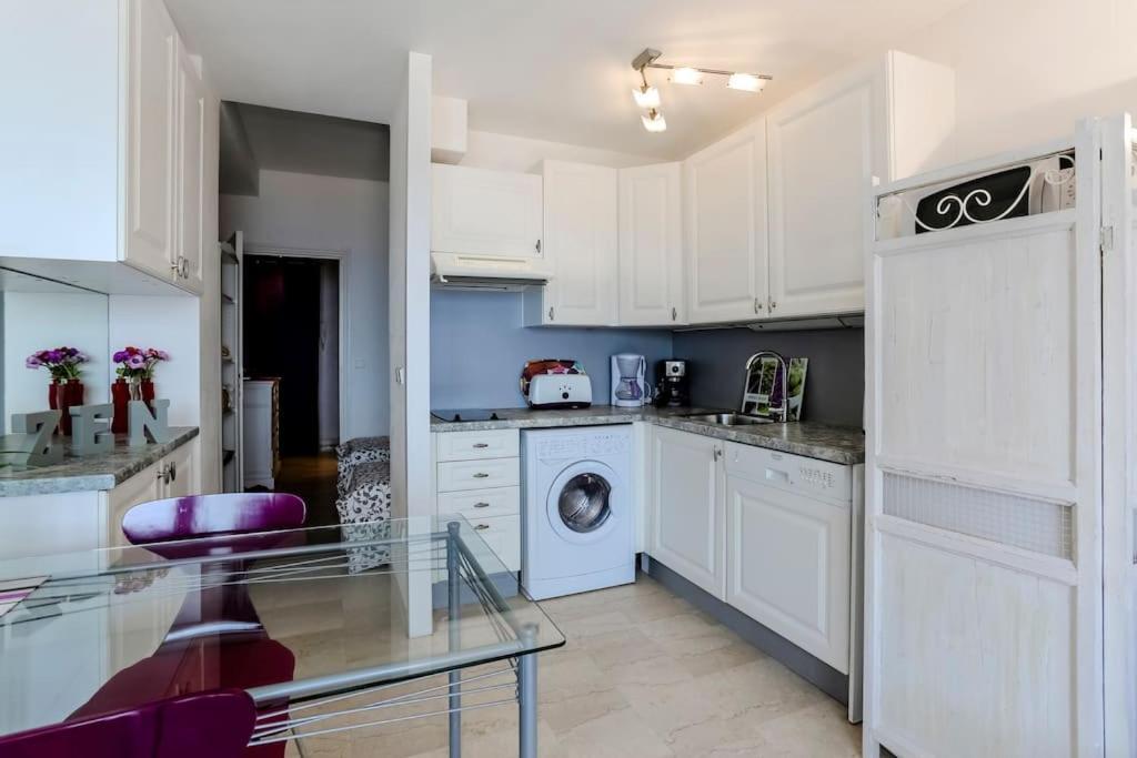 French Riviera 1 Bedroom On The Beach Facing Cannes Théoule-sur-Mer Εξωτερικό φωτογραφία
