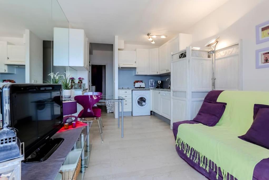 French Riviera 1 Bedroom On The Beach Facing Cannes Théoule-sur-Mer Εξωτερικό φωτογραφία