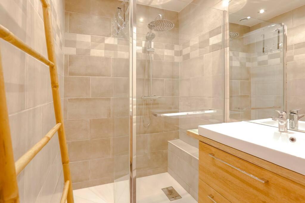 French Riviera 1 Bedroom On The Beach Facing Cannes Théoule-sur-Mer Εξωτερικό φωτογραφία