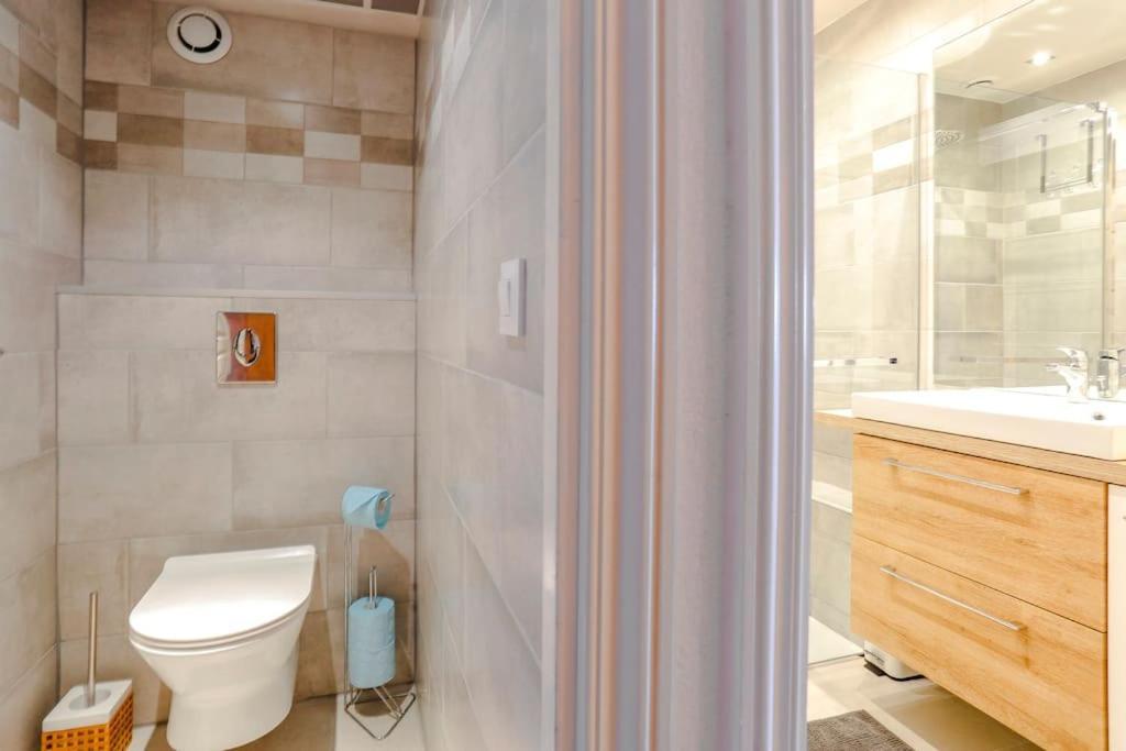 French Riviera 1 Bedroom On The Beach Facing Cannes Théoule-sur-Mer Εξωτερικό φωτογραφία