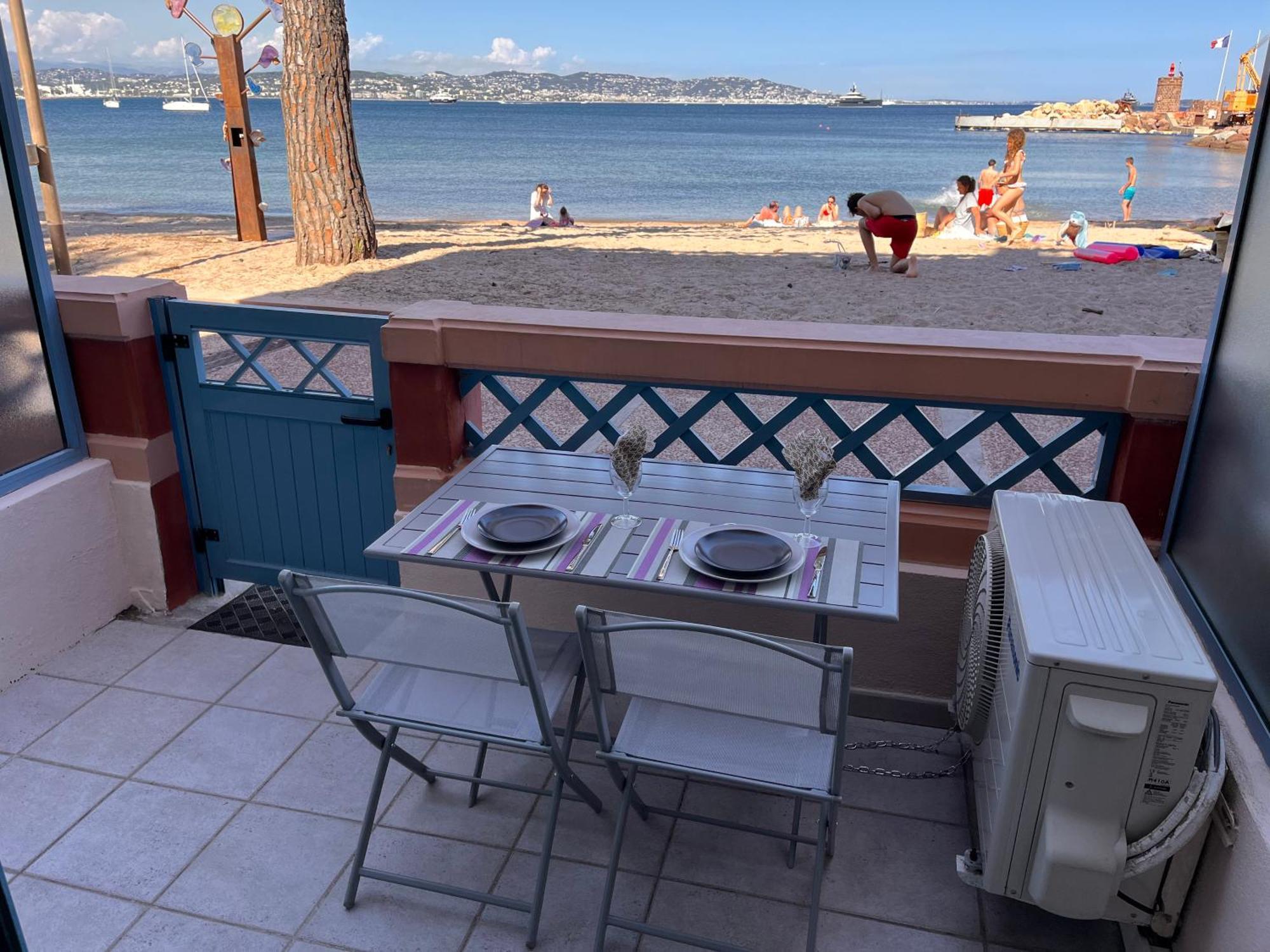 French Riviera 1 Bedroom On The Beach Facing Cannes Théoule-sur-Mer Εξωτερικό φωτογραφία